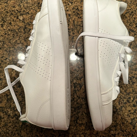 Adidas men’s essentials advantage shoes. - Picture 5 of 9